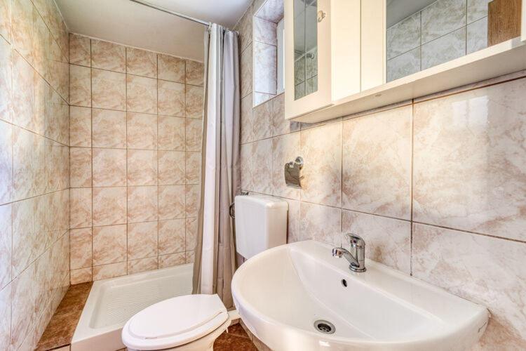 Apartments Nika With Swimming Pool And Beautiful Sea View Dobreć Exterior foto